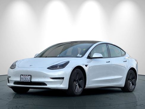 Used 2022 Tesla Model 3 image 8