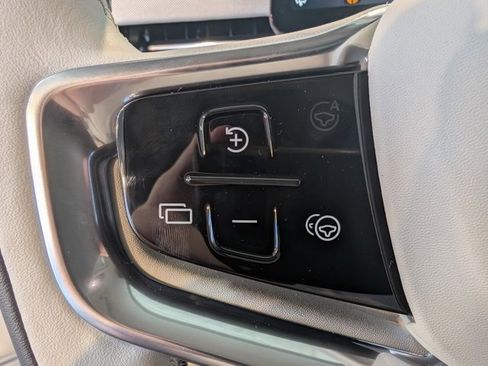 New 2025 Volvo EX90 Ultra image 16