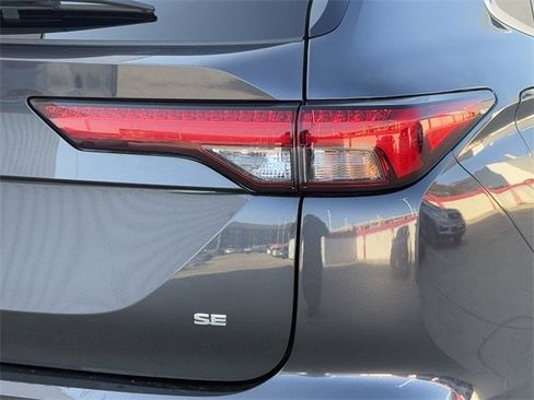 Used 2024 Mitsubishi Outlander SE image 7