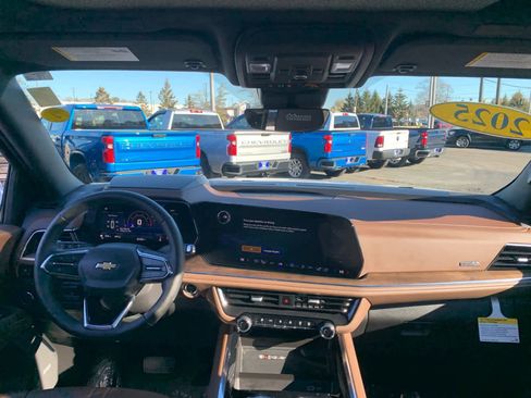 Used 2025 Chevrolet Tahoe High Country image 34