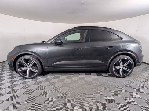 New 2026 Porsche Macan 4 Electric image 3