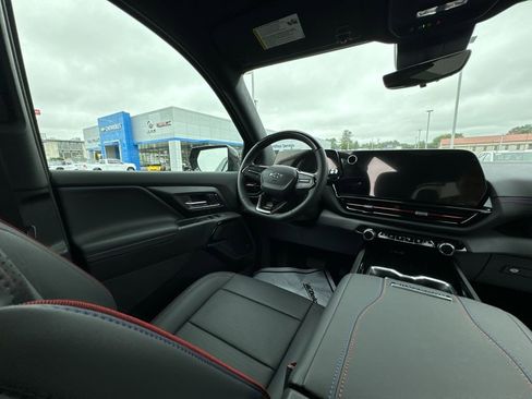 New 2024 Chevrolet Silverado EV RST image 15