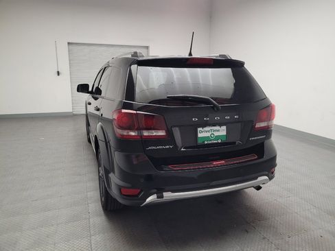 Used 2020 Dodge Journey Crossroad FWD image 6