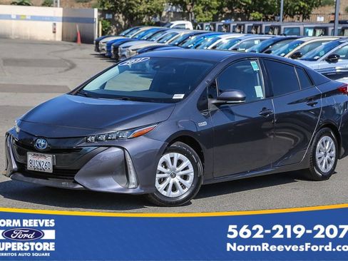 Used 2021 Toyota Prius Prime XLE FWD image 1