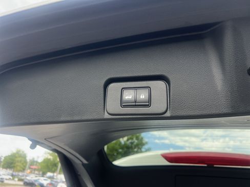 Certified 2025 Nissan Rogue SV AWD/4WD image 19