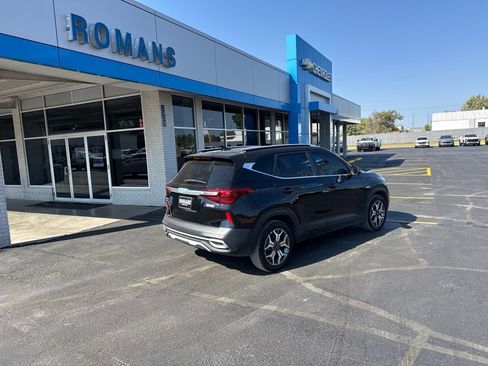 Used 2022 Kia Seltos EX AWD/4WD image 4