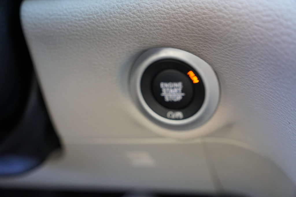 Used 2024 Chrysler Pacifica Limited FWD image 34