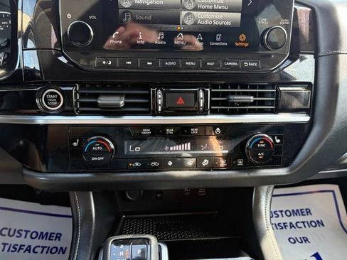 Used 2023 Nissan Pathfinder SL FWD image 21