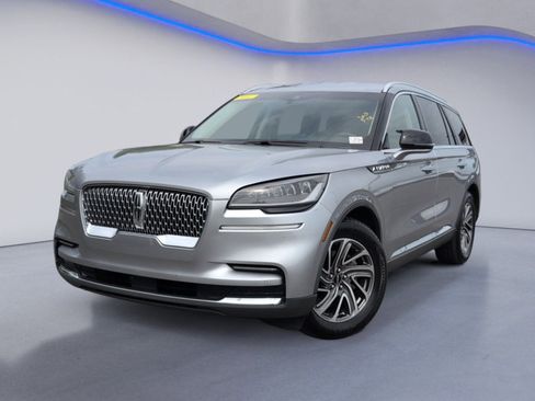 Used 2023 Lincoln Aviator 2WD image 2