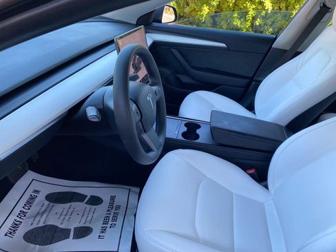 Used 2023 Tesla Model 3 Standard Range image 26