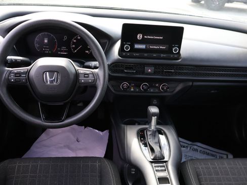 Used 2025 Honda HR-V LX image 18