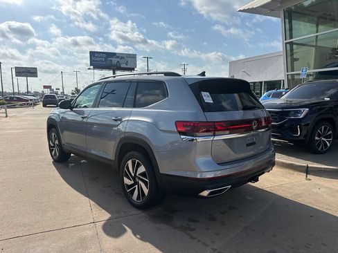 Used 2025 Volkswagen Atlas SE AWD/4WD image 7