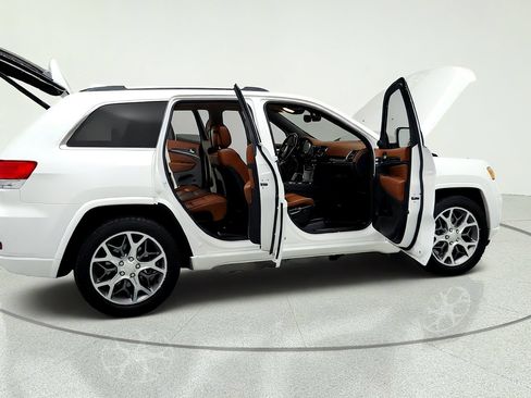 Used 2021 Jeep Grand Cherokee Overland AWD/4WD image 13