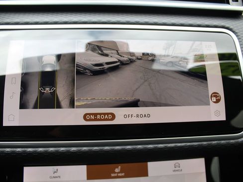 Used 2021 Land Rover Range Rover Velar R-Dynamic S image 31