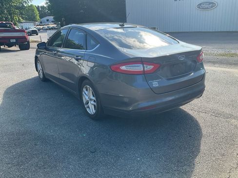 Used 2016 Ford Fusion SE FWD image 7