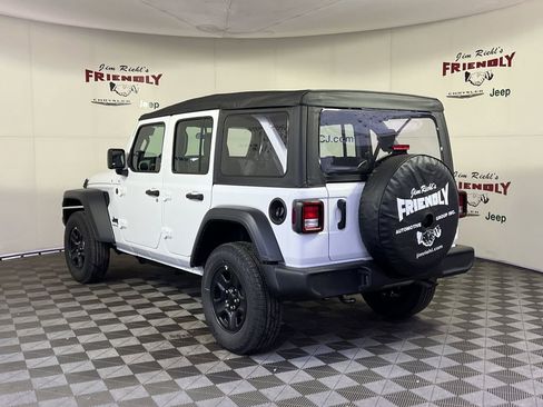 Used 2026 Jeep Wrangler Sport AWD/4WD image 4