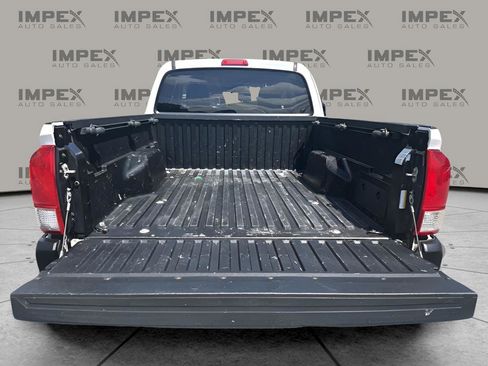 Used 2019 Toyota Tacoma SR AWD/4WD image 23