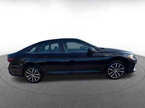 Used 2025 Volkswagen Jetta SE image 16