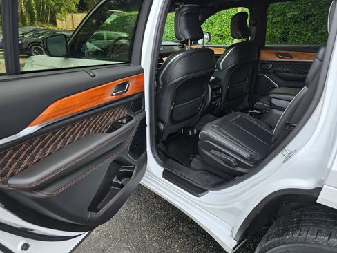 Used 2021 Jeep Grand Cherokee L Summit image 17