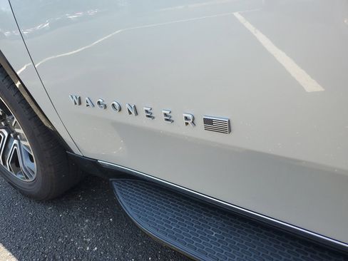 Used 2022 Jeep Wagoneer Series III image 7