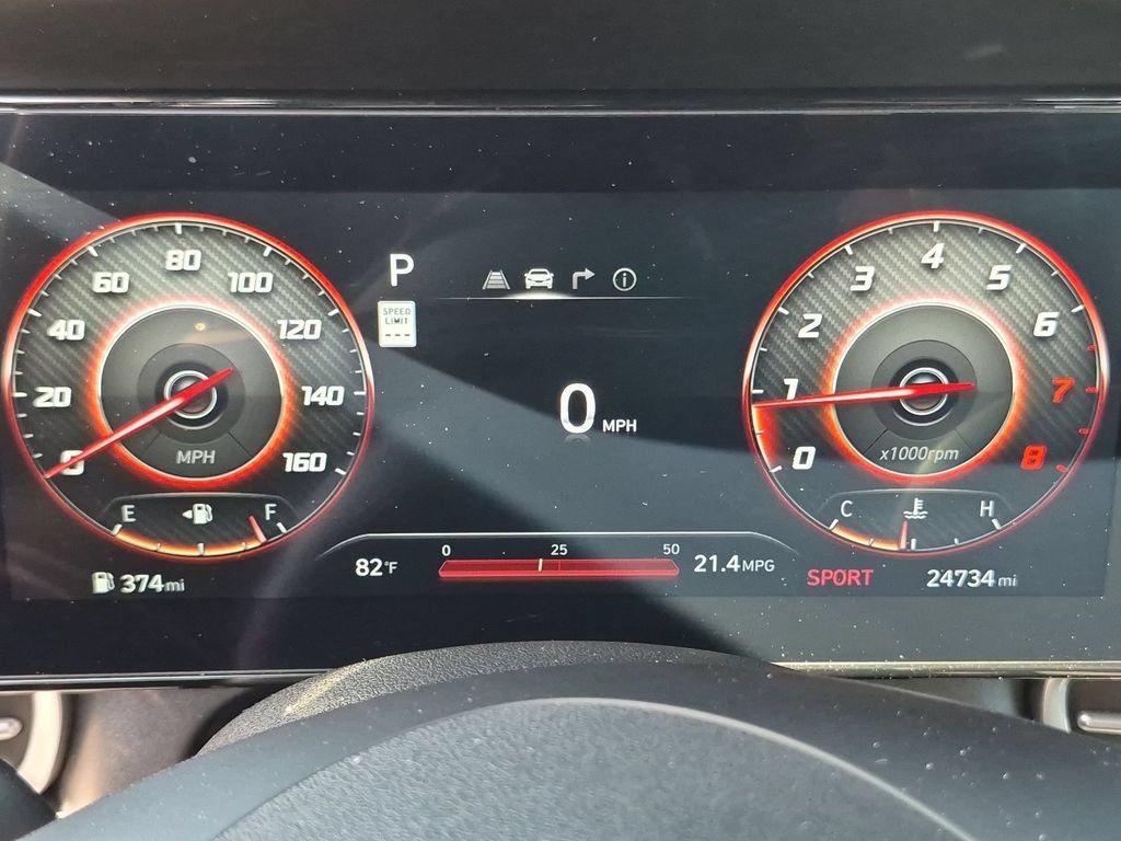 Used 2025 Hyundai Elantra SEL FWD image 16