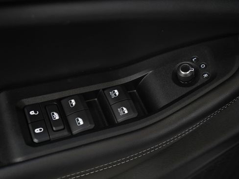 Used 2024 Jeep Grand Cherokee L Altitude image 23