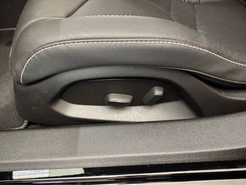 Used 2025 Chevrolet Corvette Stingray Coupe w/ 1LT image 15