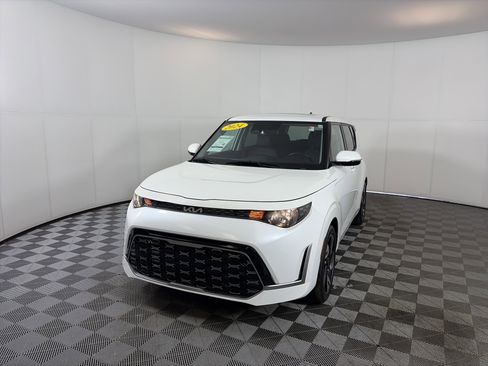 Certified 2024 Kia Soul GT-Line image 2