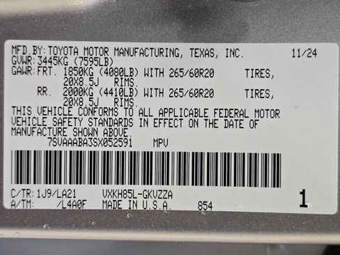 Certified 2025 Toyota Sequoia Platinum w/ TRD Off-Road Package AWD/4WD image 33