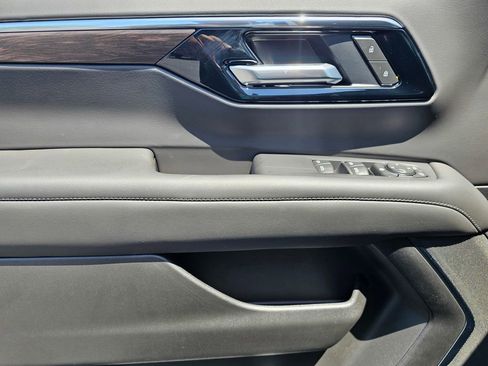 New 2026 Chevrolet Suburban LS w/ LPO, Dark Essentials Package RWD image 17