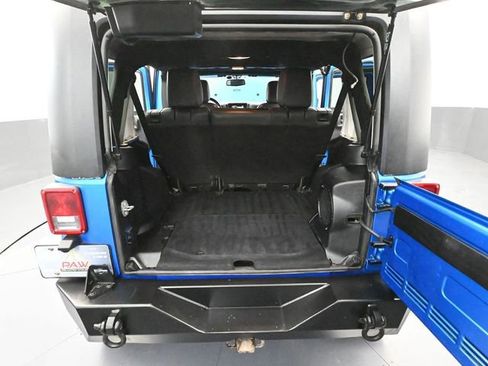 Used 2014 Jeep Wrangler Unlimited Sahara w/ Katzin Premium Leather Group image 32