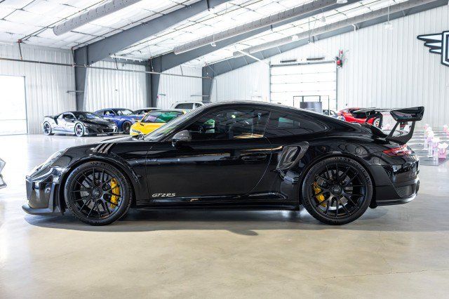 Used 2019 Porsche 911 GT2 RS w/ Weissach Package RWD image 3