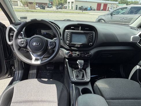 Used 2021 Kia Soul S FWD image 13