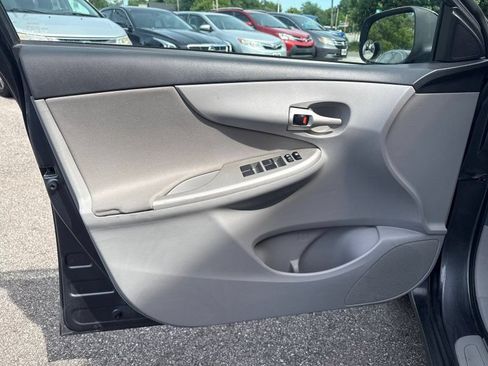 Used 2012 Toyota Corolla LE FWD image 9