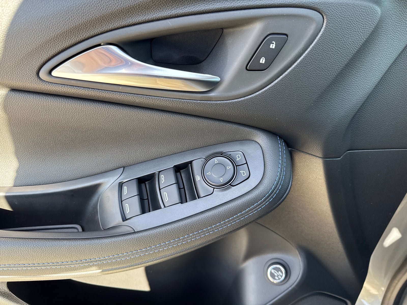 Used 2026 Buick Encore GX Sport Touring w/ Comfort Package FWD image 26