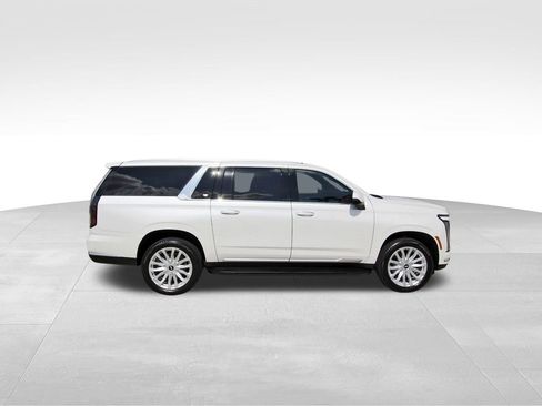 Certified 2025 Cadillac Escalade ESV Luxury image 5