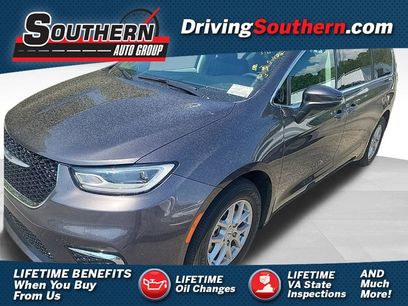 Used 2023 Chrysler Pacifica Touring-L
