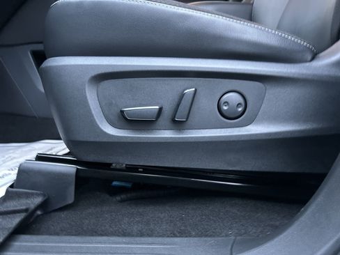 Used 2023 Nissan Pathfinder SL image 12