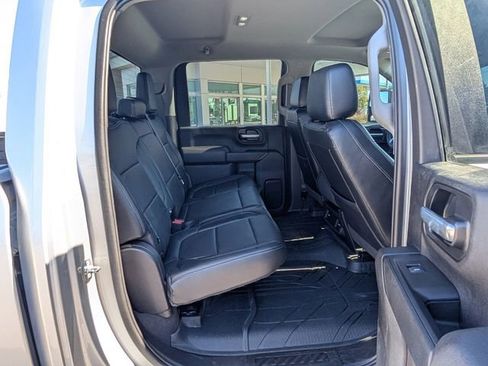 Used 2021 Chevrolet Silverado 2500 Custom w/ Custom Value Package image 13