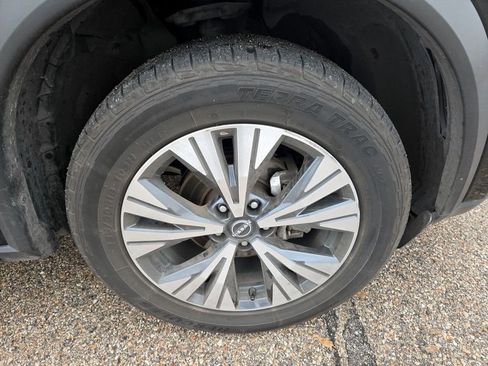 Used 2023 Nissan Rogue SV image 33