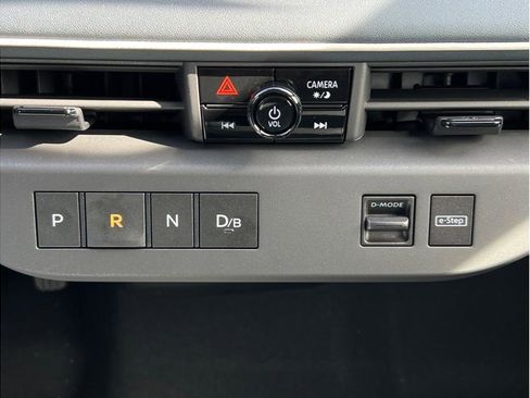 New 2026 Nissan Leaf FWD image 17