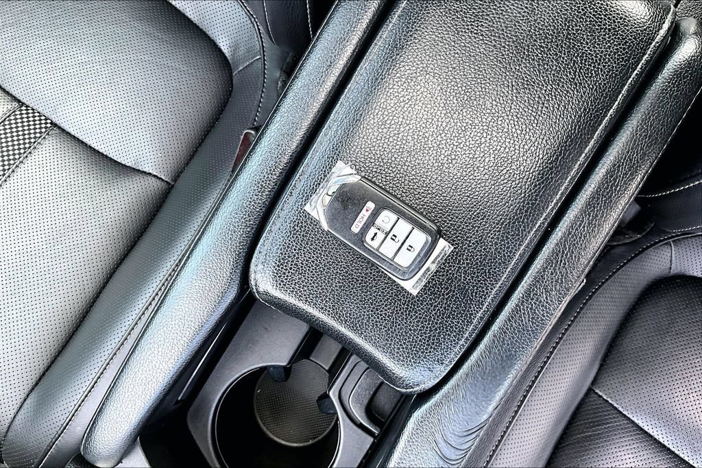 Used 2019 Honda Civic Touring image 11