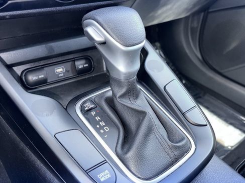 Used 2024 Kia Soul LX w/ Option Group 015 FWD image 9