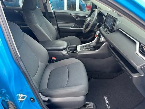 Used 2021 Toyota RAV4 LE AWD/4WD image 12