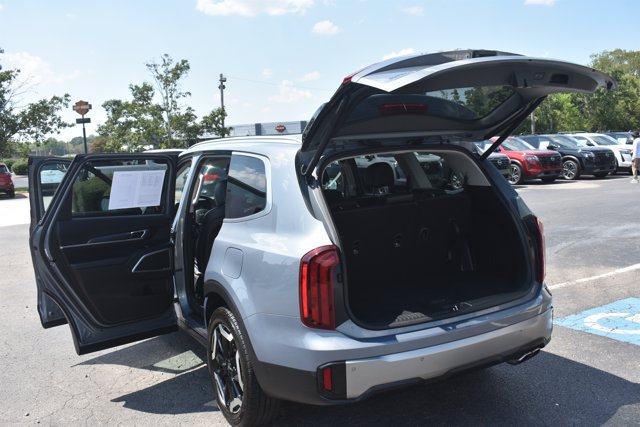 Used 2025 Kia Telluride S FWD image 16