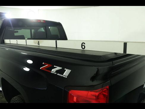 Used 2018 Chevrolet Silverado 1500 LT w/ All Star Edition AWD/4WD image 11
