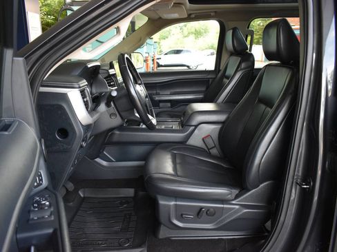 Used 2022 Ford Expedition XLT RWD image 7