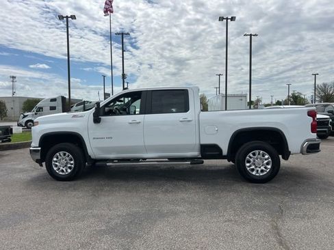 Used 2025 Chevrolet Silverado 2500 LT AWD/4WD image 6