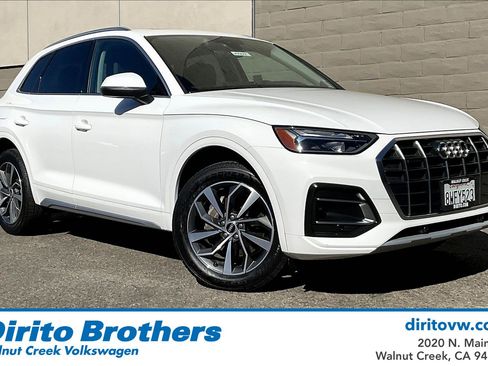 Used 2021 Audi Q5 Premium w/ Convenience Package image 1