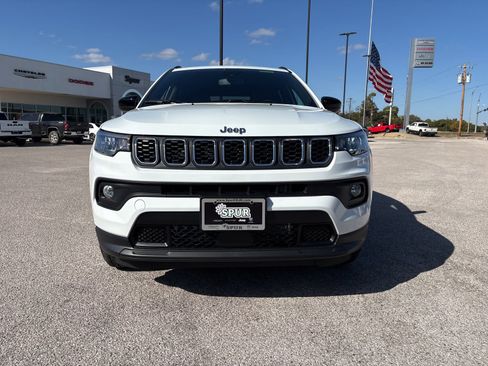 New 2026 Jeep Compass Latitude image 8